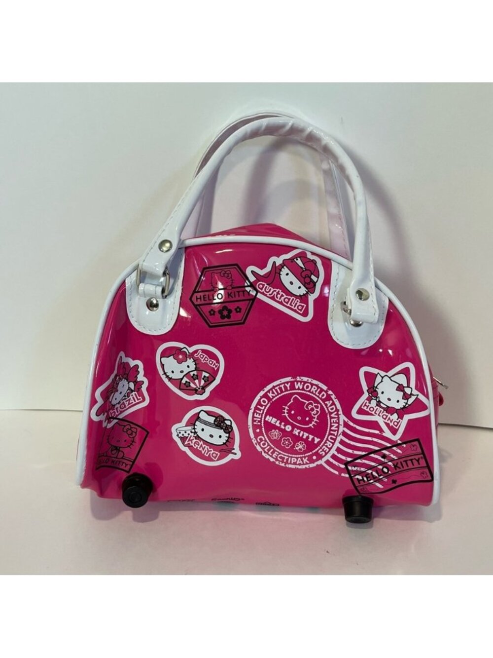 2010 Hello Kitty World Adventures Collectipak Vinyl Pink Travel Purse Clutch Bag